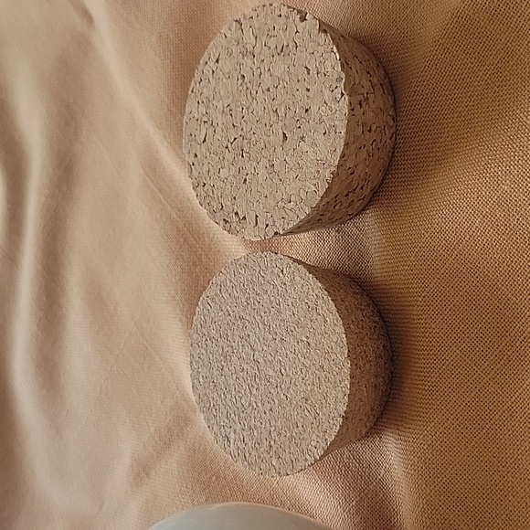 Two super cute small jugs with cork lids - Picture 10 of 15